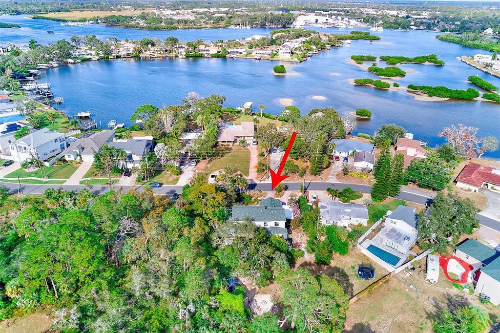 Photo of 757 Bayshore Dr, Tarpon Springs, FL 34689 (MLS # TB8447390)
