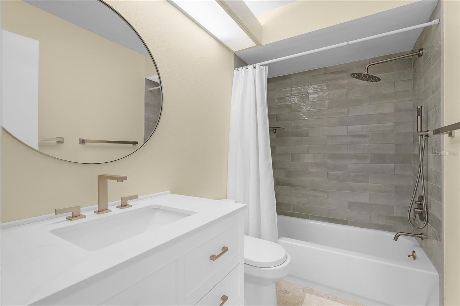 COURTYARD VILLAS - Residential