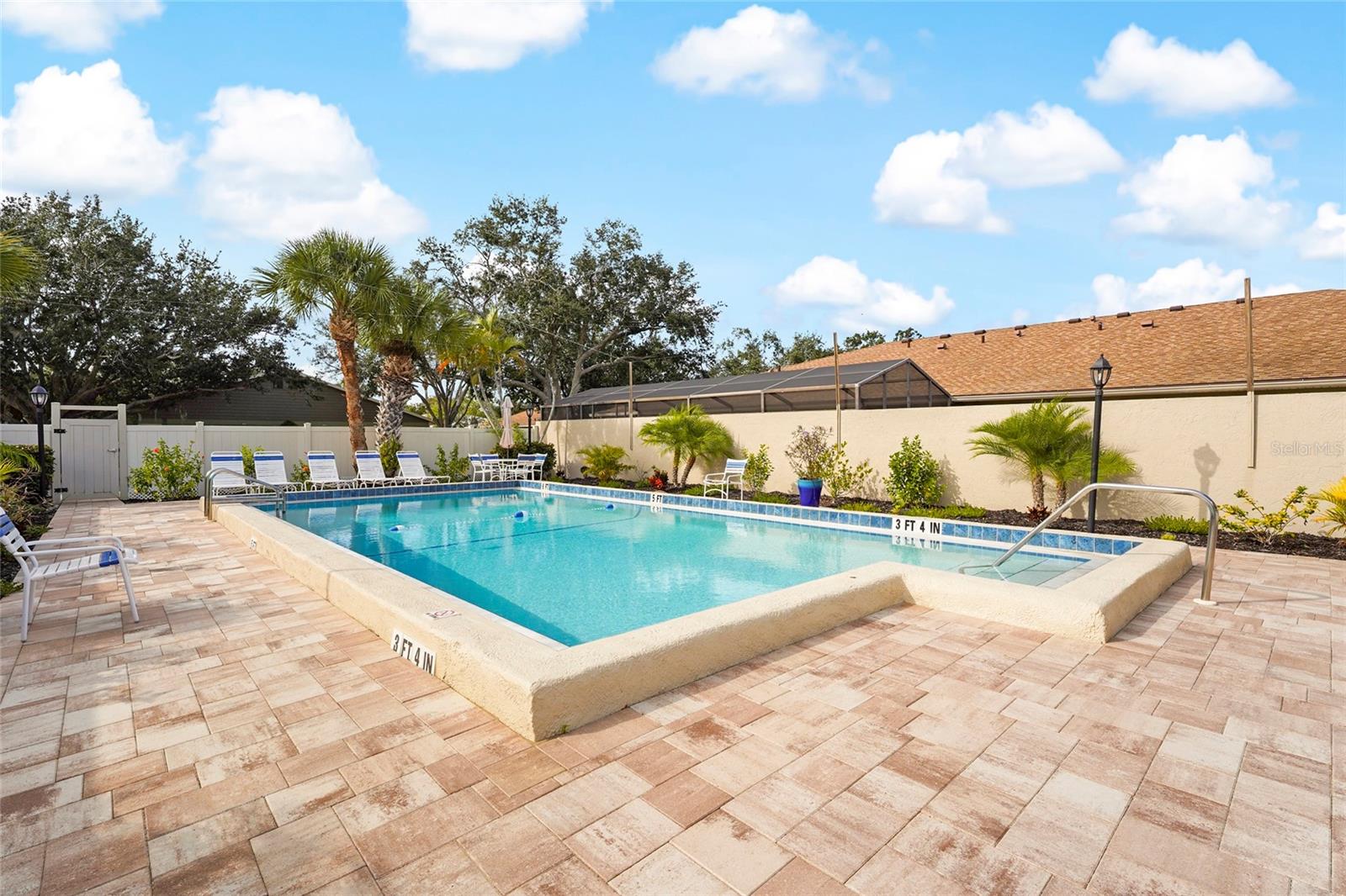 COURTYARD VILLAS - Residential