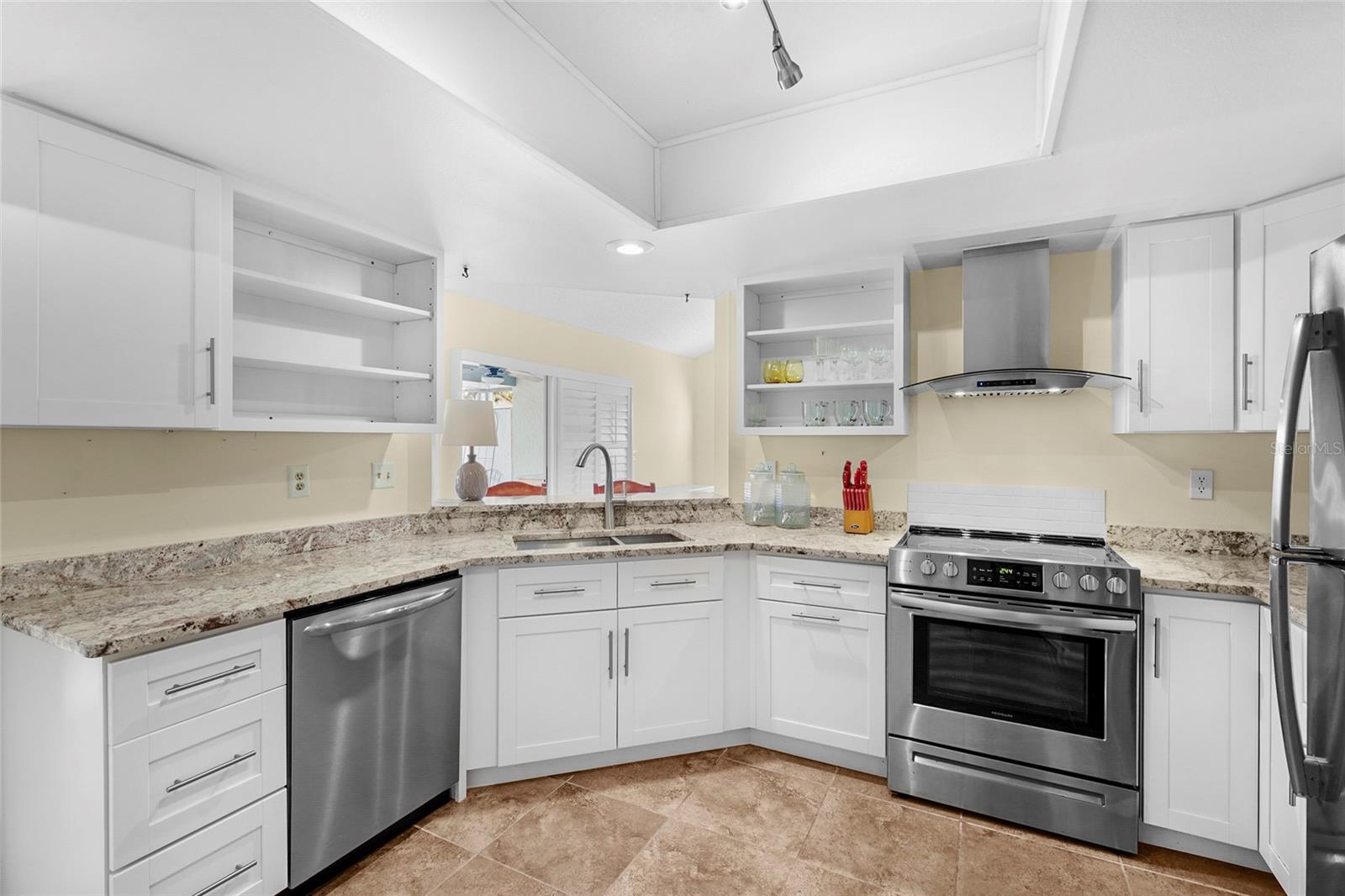 COURTYARD VILLAS - Residential