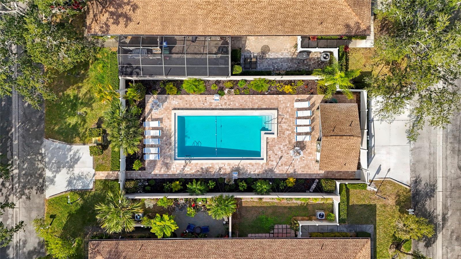 COURTYARD VILLAS - Residential