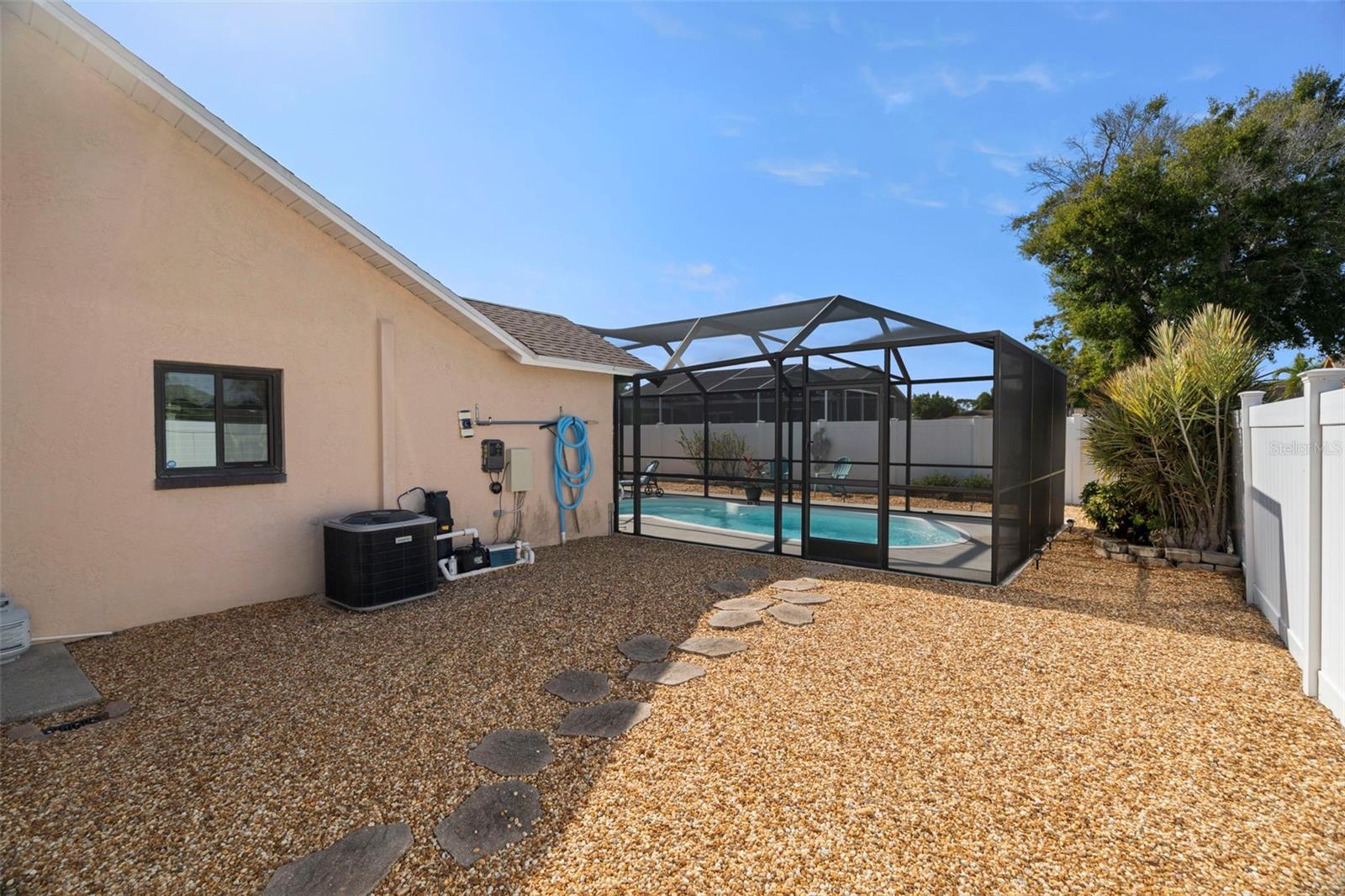 BICKLEYS LAKEWOOD ADD BLK 3 REPLAT - Residential