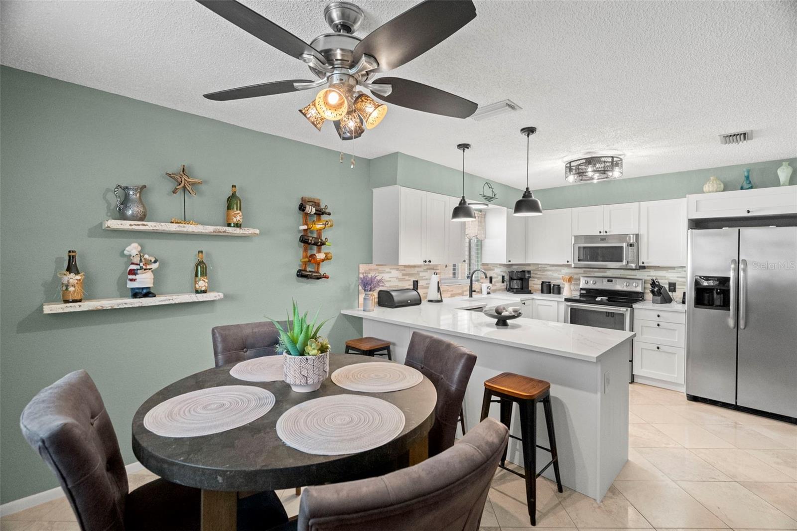 BICKLEYS LAKEWOOD ADD BLK 3 REPLAT - Residential