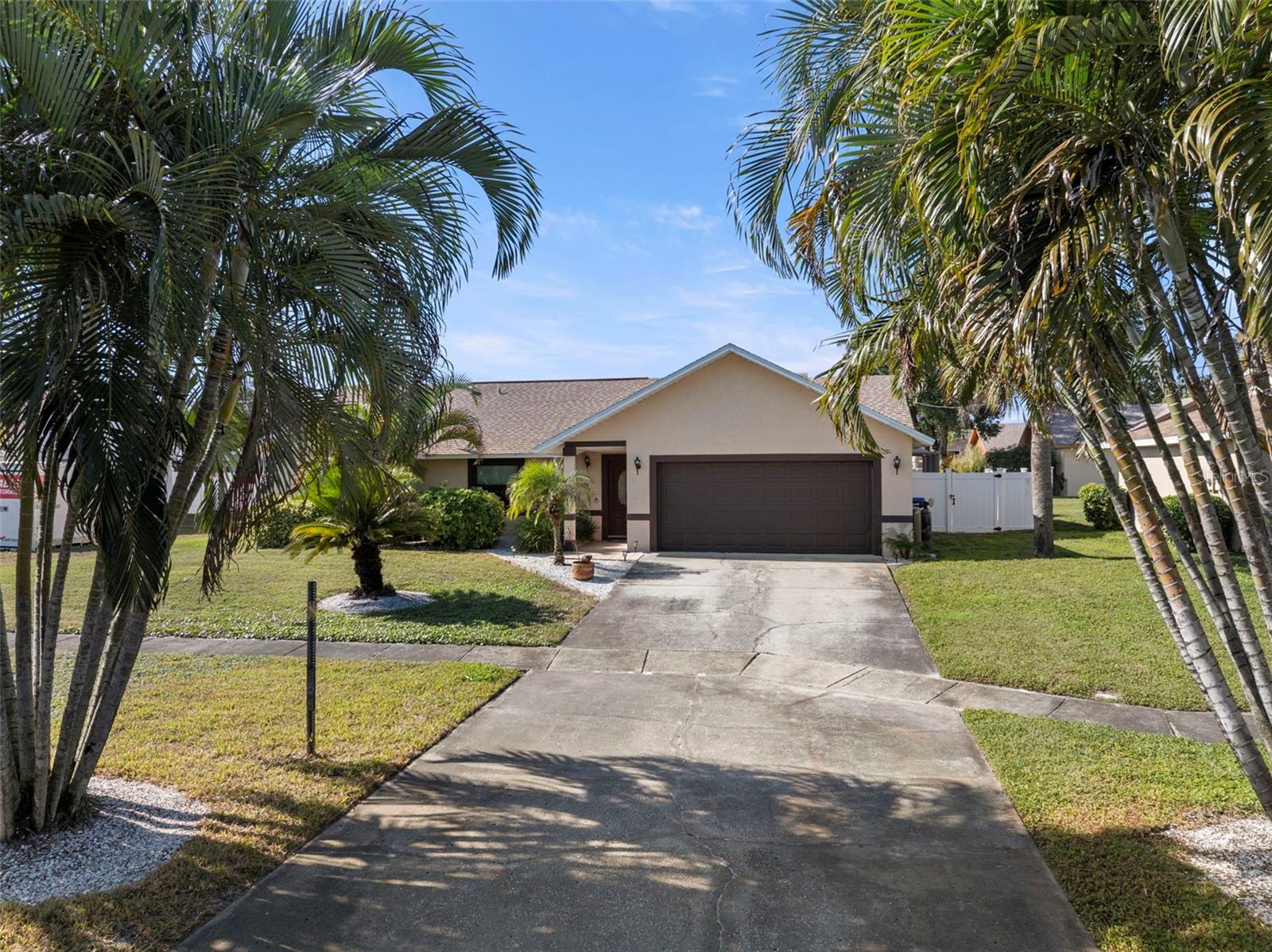 BICKLEYS LAKEWOOD ADD BLK 3 REPLAT - Residential