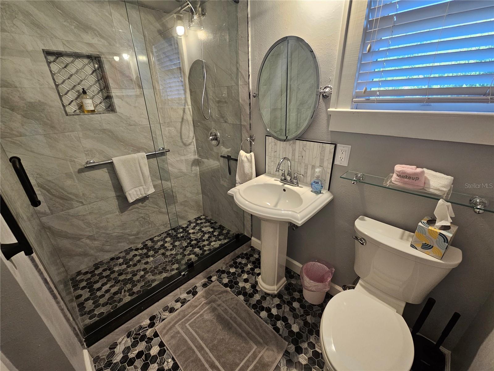 EVELYN CITY - Residential