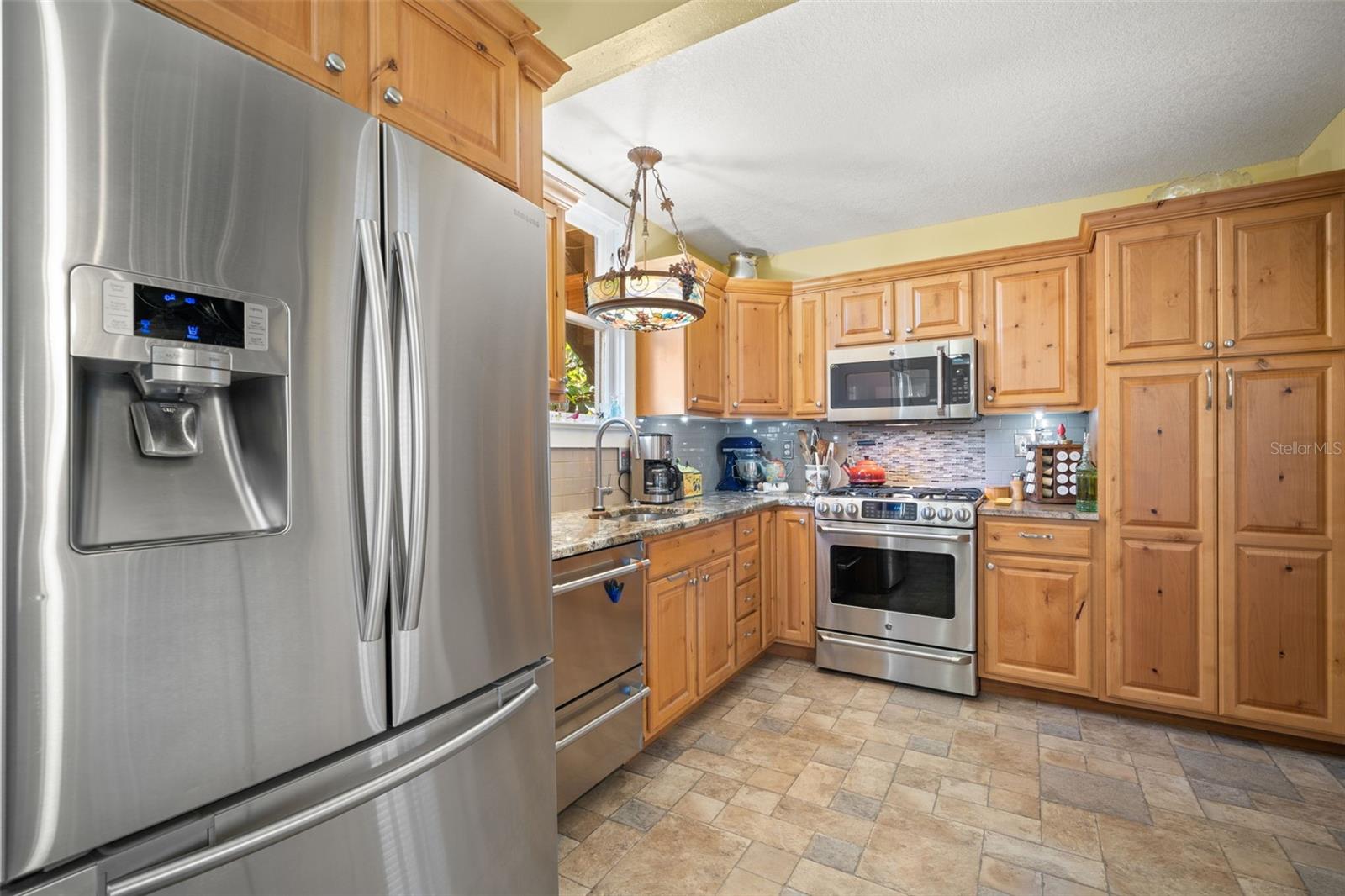 EVELYN CITY - Residential