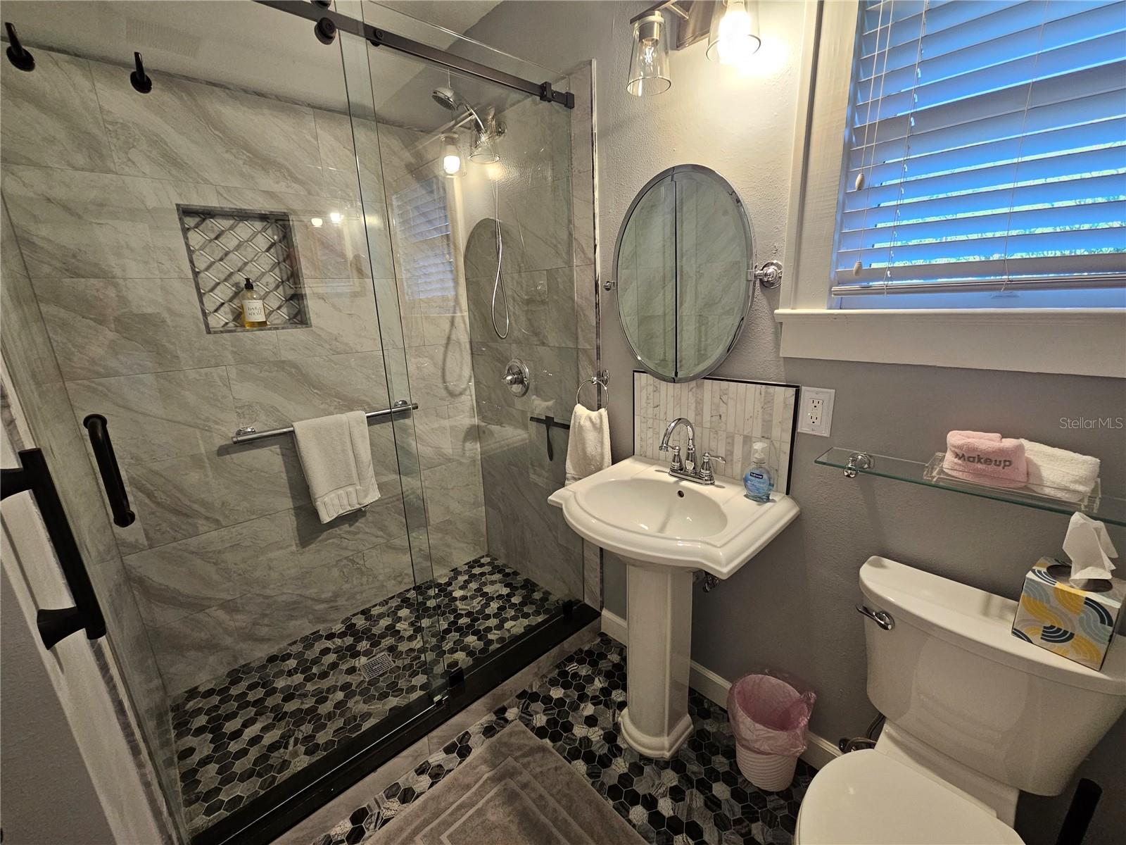 EVELYN CITY - Residential