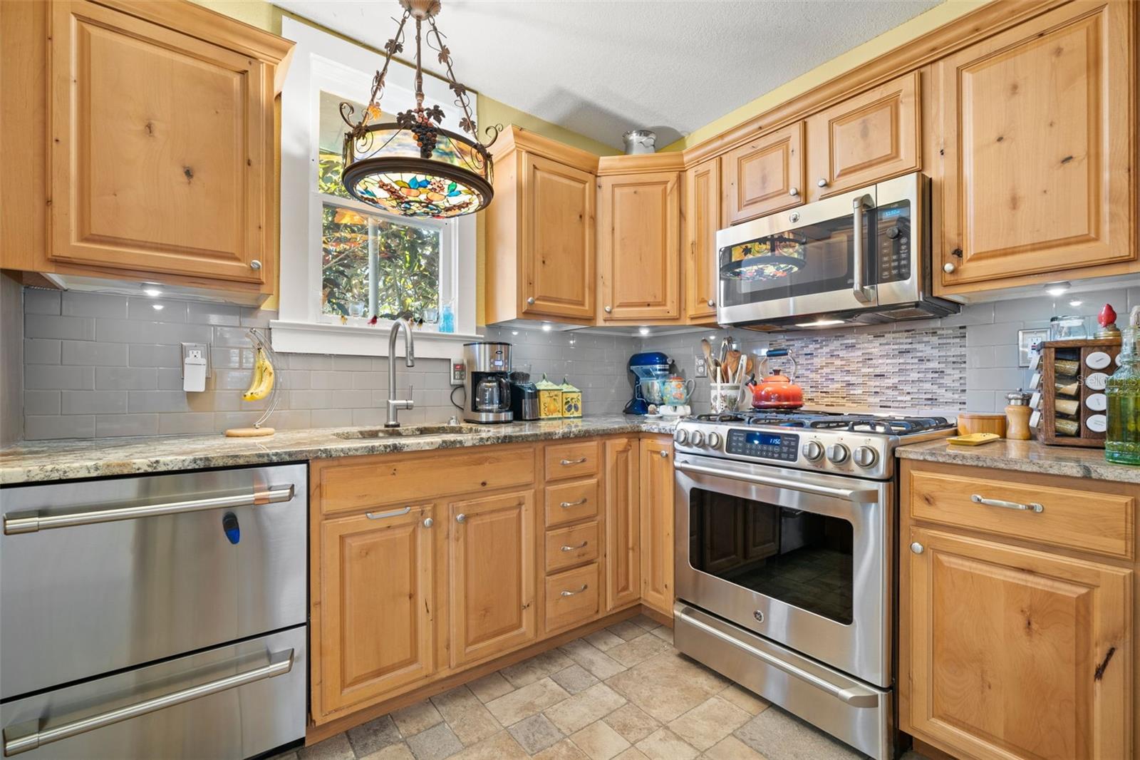 EVELYN CITY - Residential