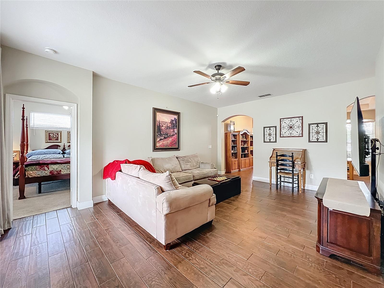 CYPRESS HEAD AT THE ENCLAVE - Residential