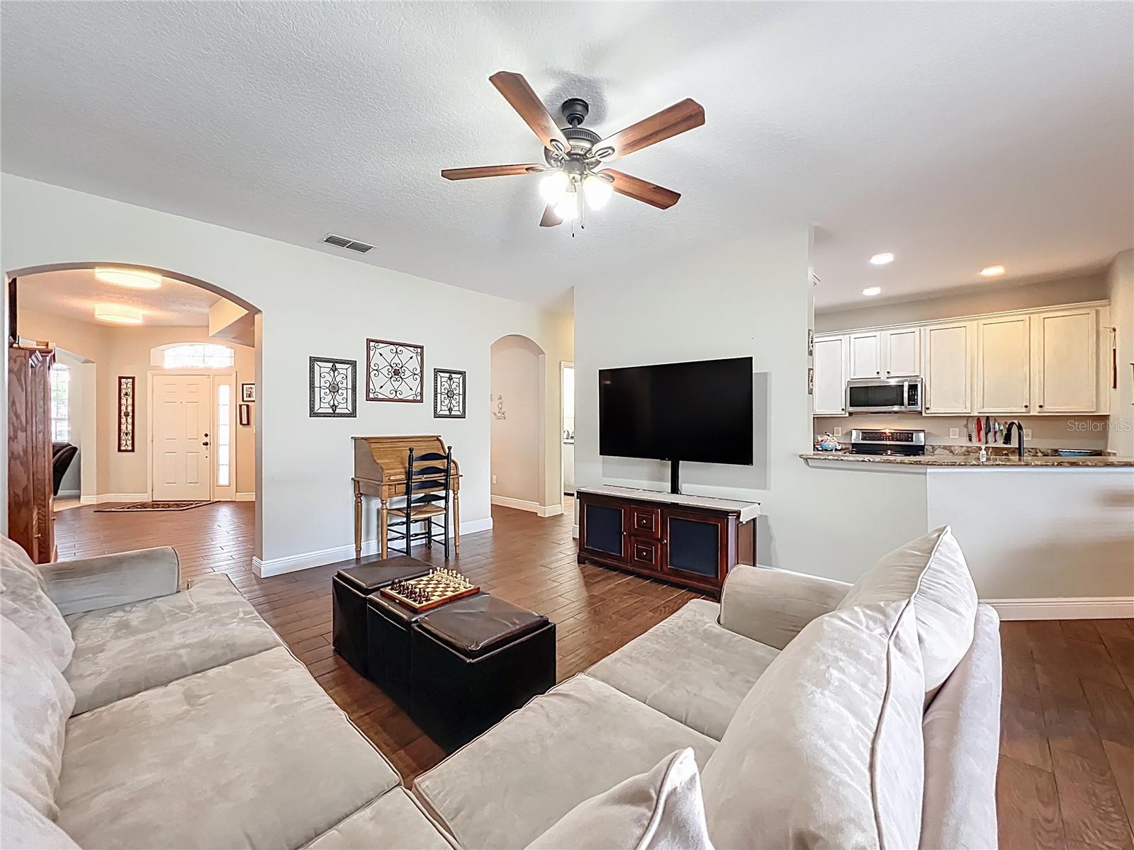 CYPRESS HEAD AT THE ENCLAVE - Residential