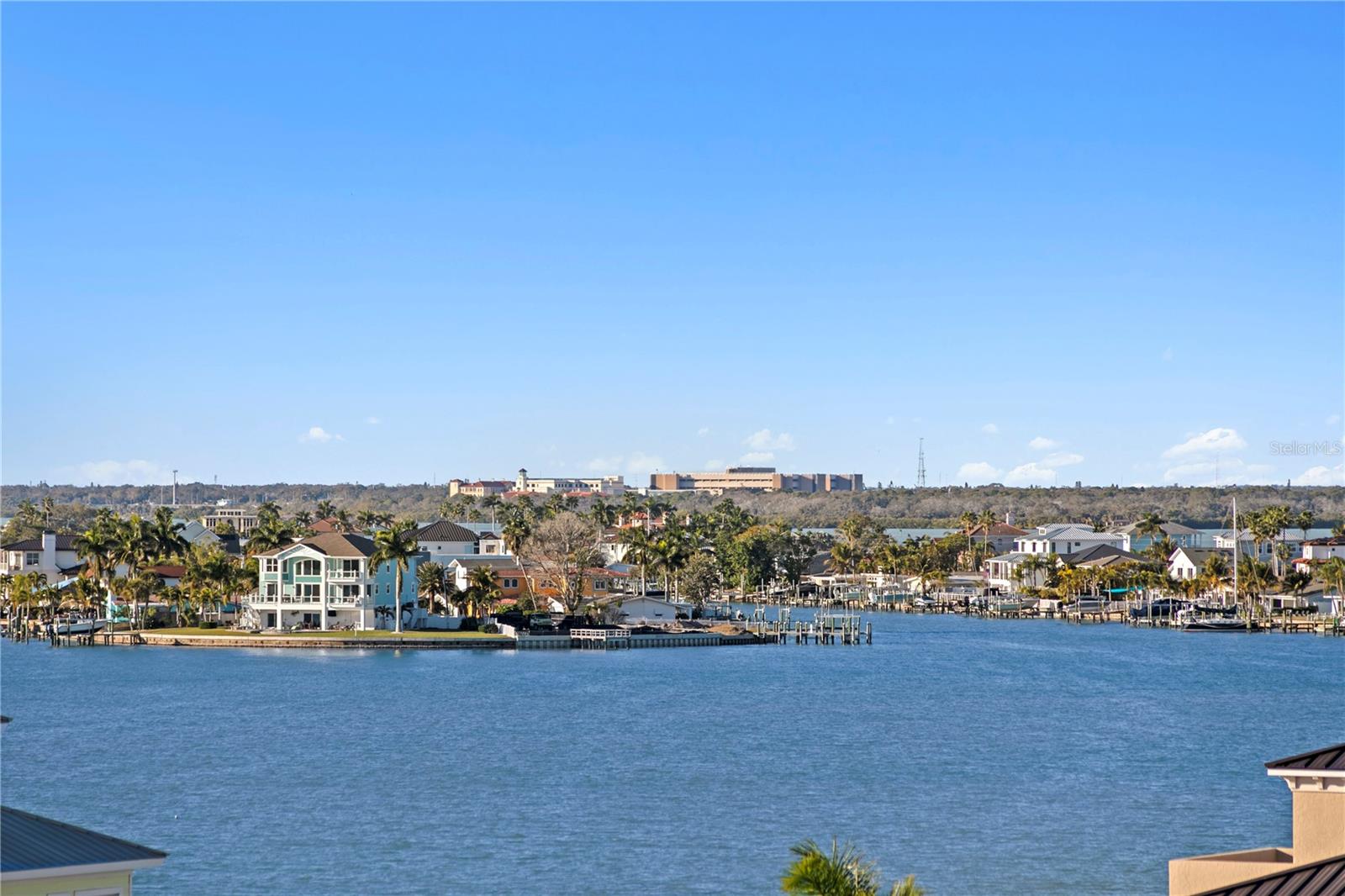 TREASURE ISLAND TENNIS & YACHT CLUB - Residential