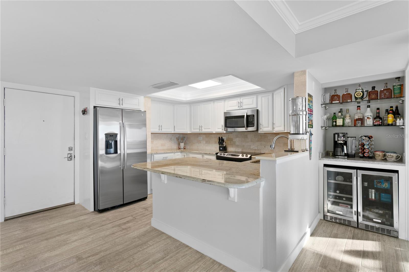 TREASURE ISLAND TENNIS & YACHT CLUB - Residential