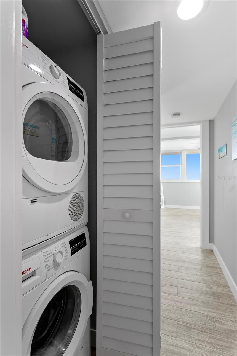 TREASURE ISLAND TENNIS & YACHT CLUB - Residential