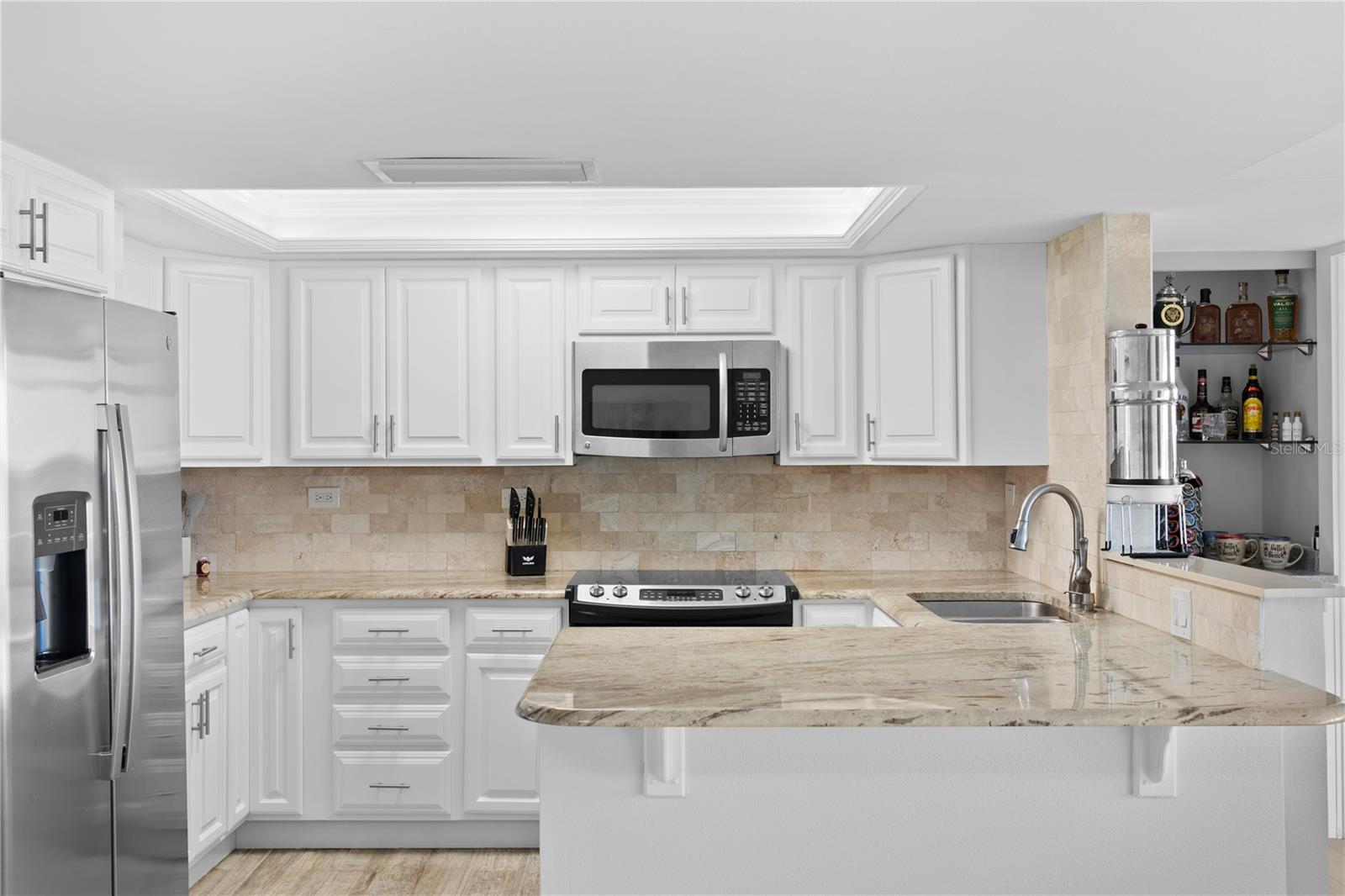 TREASURE ISLAND TENNIS & YACHT CLUB - Residential