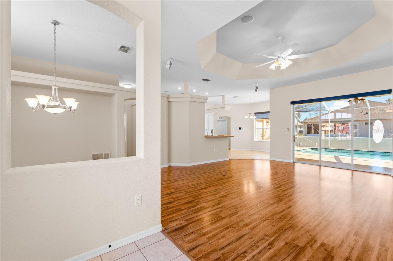 SEVEN HILLS - Residential