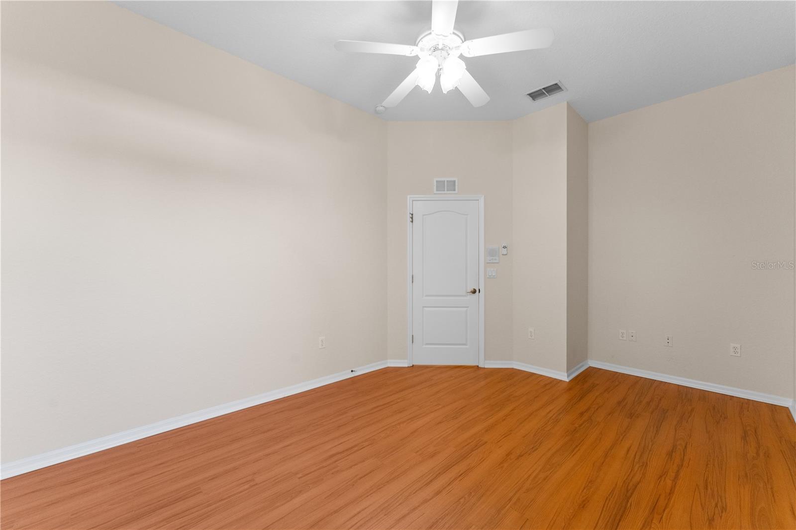 SEVEN HILLS - Residential