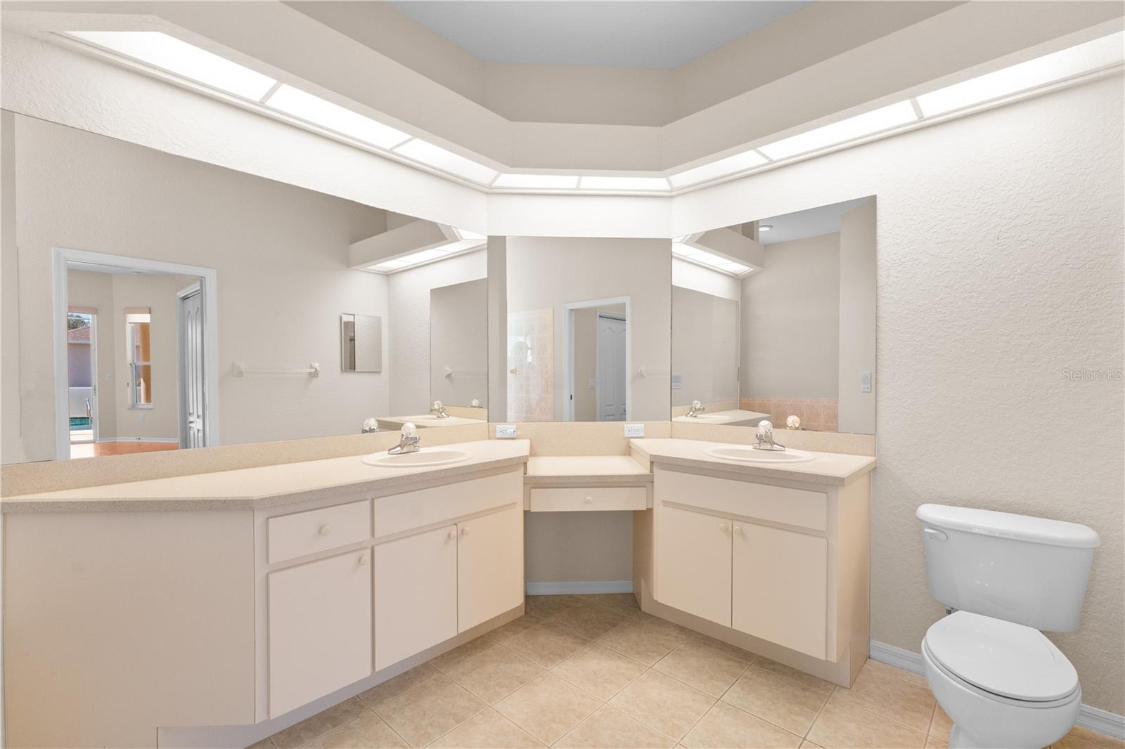 SEVEN HILLS - Residential