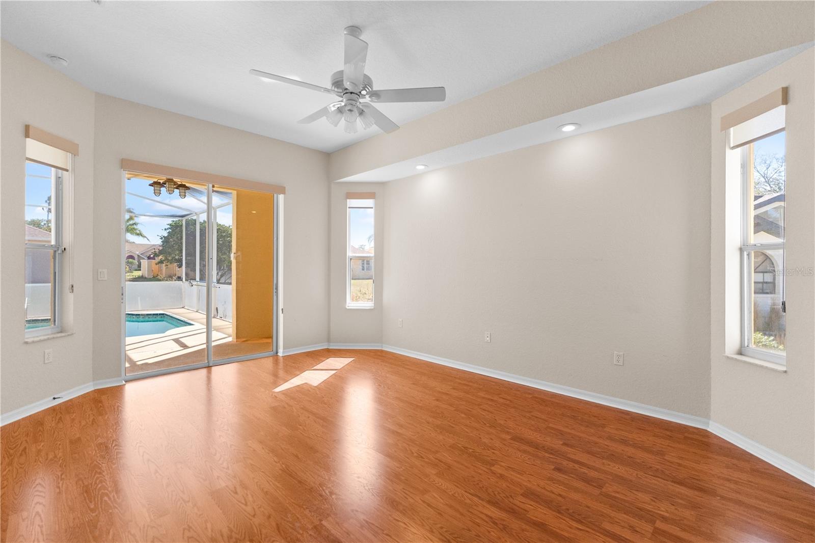 SEVEN HILLS - Residential