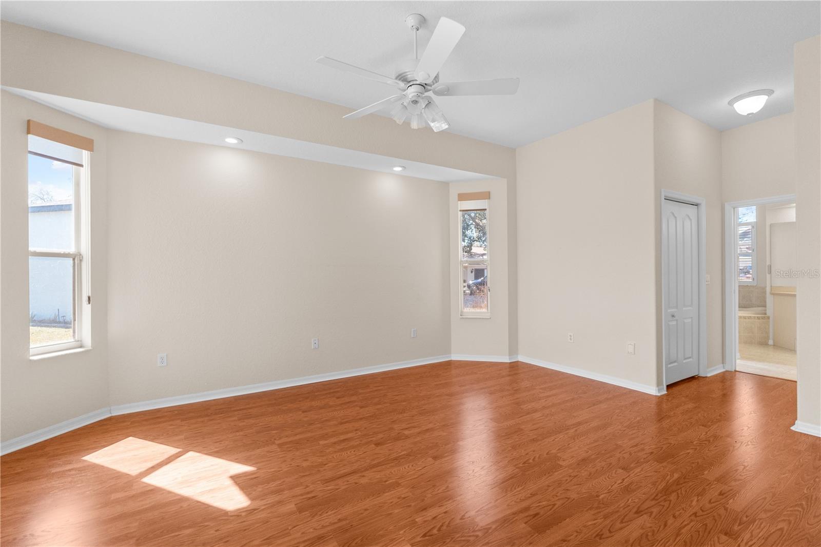 SEVEN HILLS - Residential