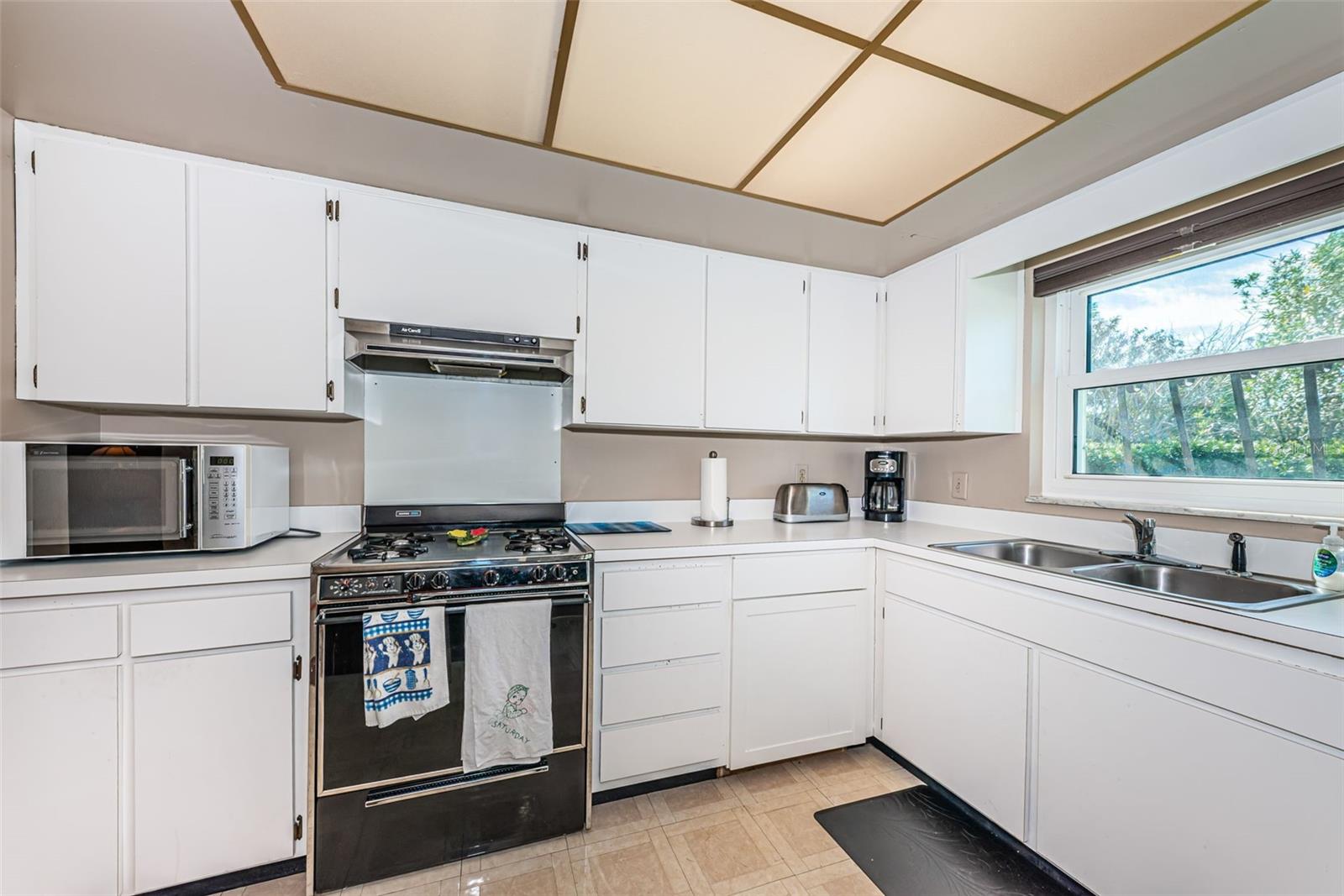 MAXIMO MOORINGS - Residential