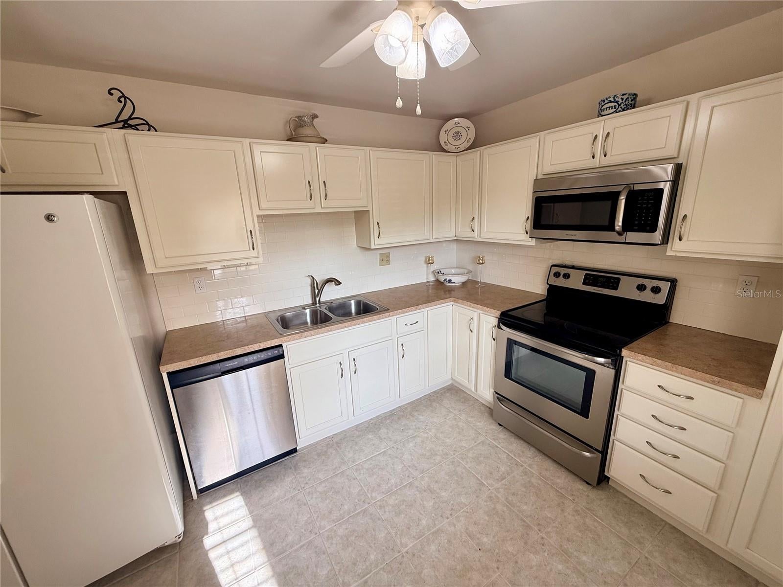 7880 PALM AIRE LANE 203