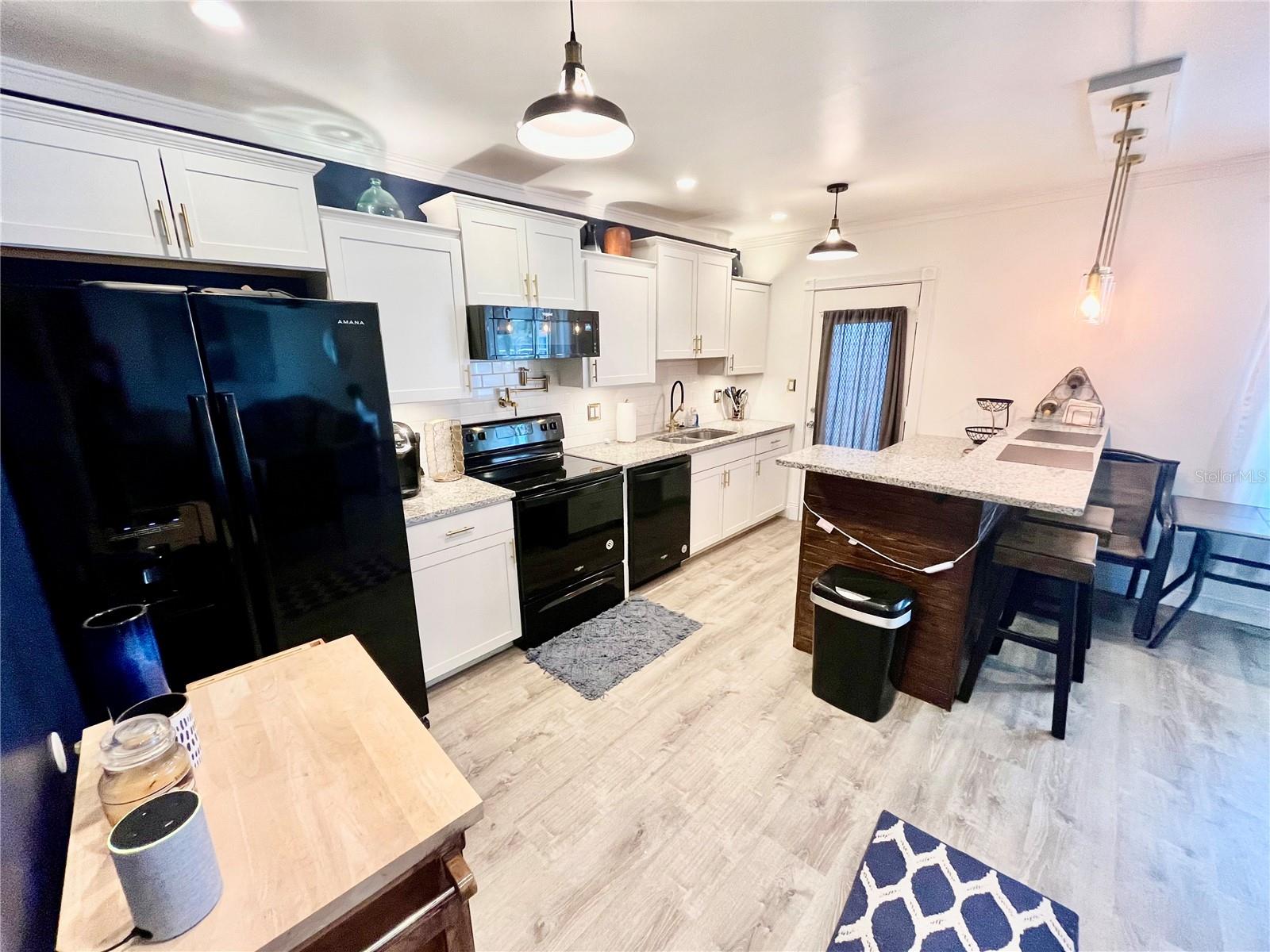 LAKELAND HARBOUR CONDO - Residential