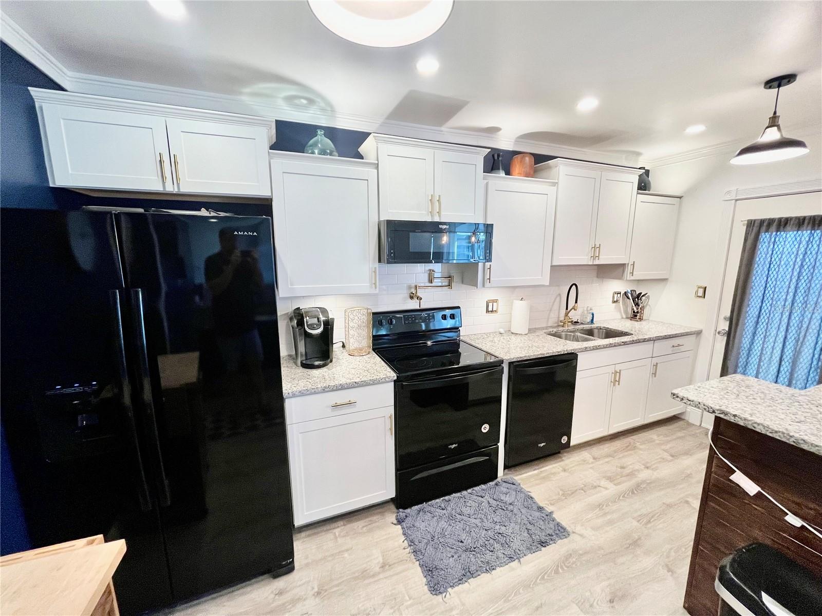 LAKELAND HARBOUR CONDO - Residential