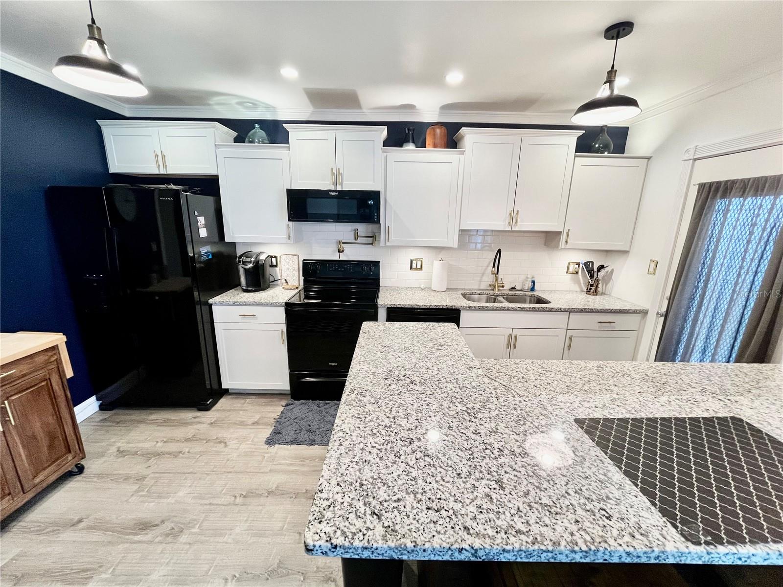 LAKELAND HARBOUR CONDO - Residential