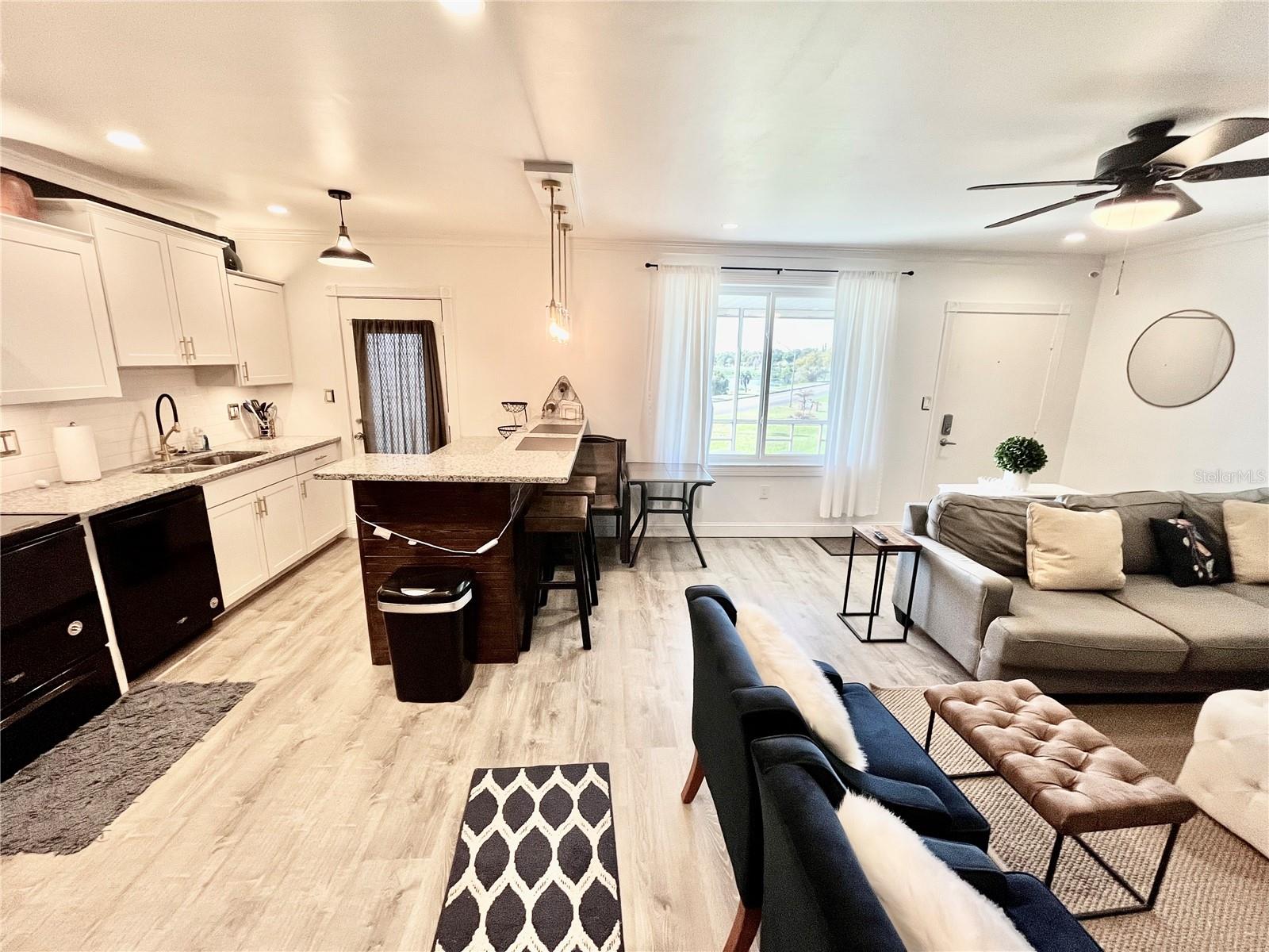 LAKELAND HARBOUR CONDO - Residential