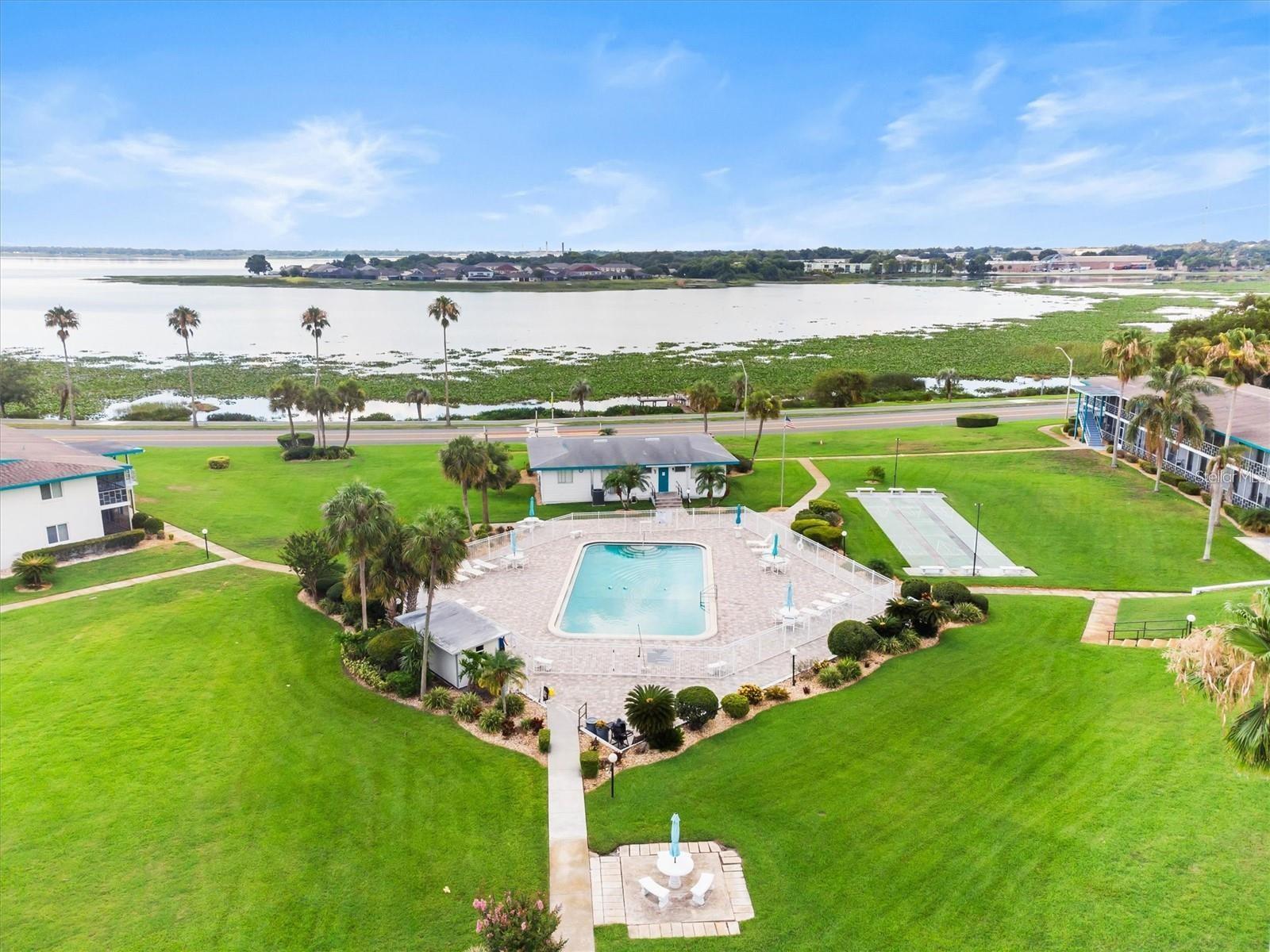 LAKELAND HARBOUR CONDO - Residential