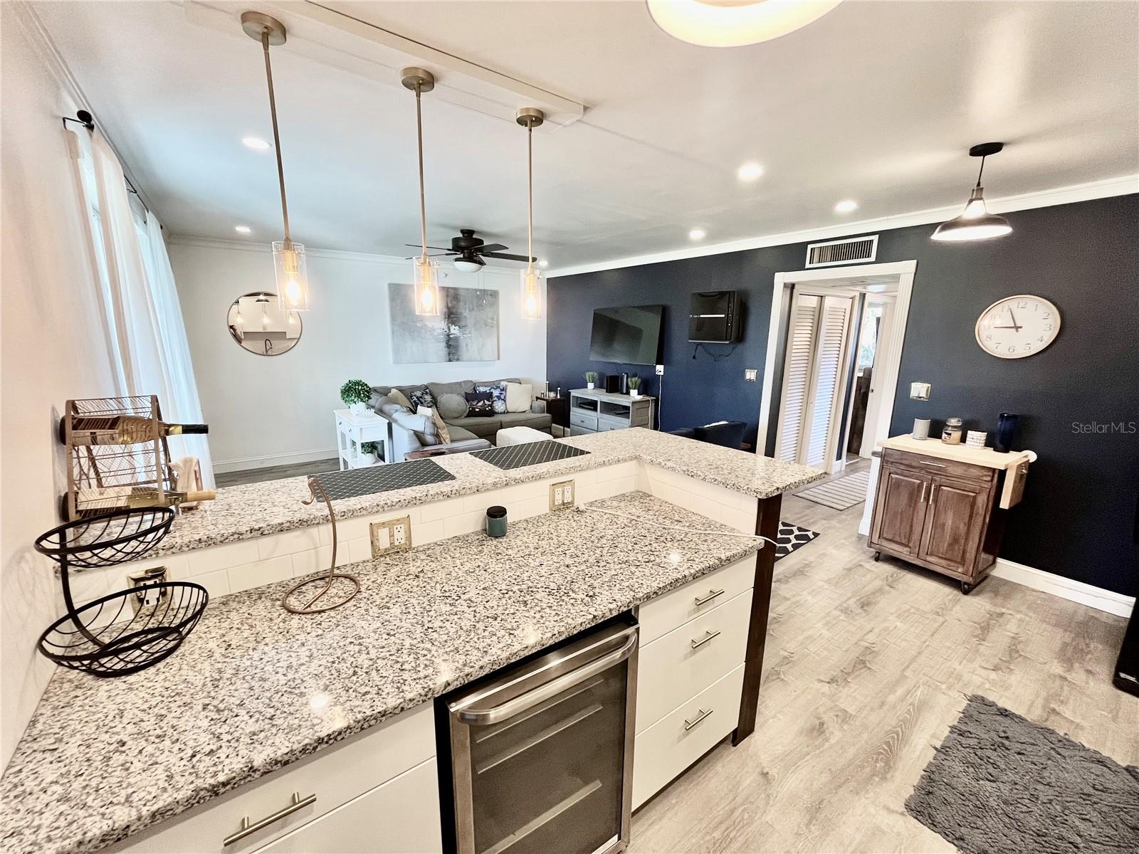 LAKELAND HARBOUR CONDO - Residential