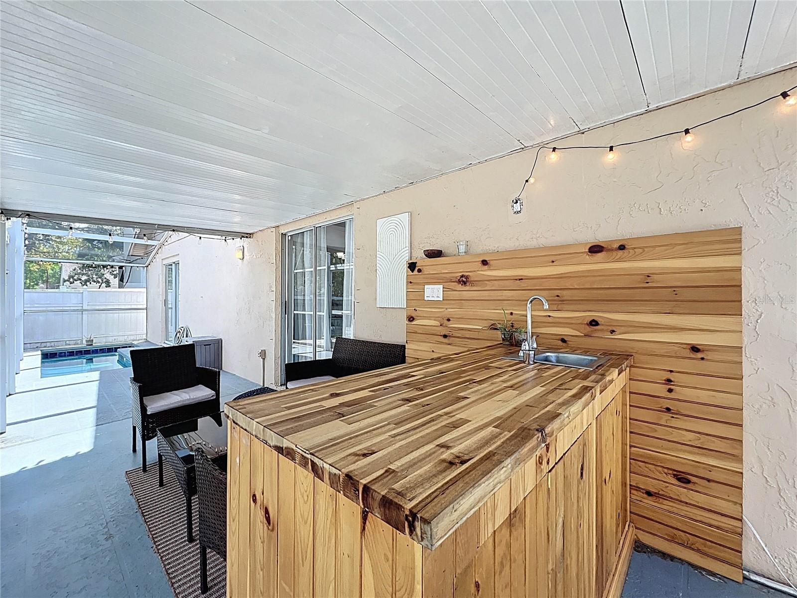 WHISPERING WINDS - Residential