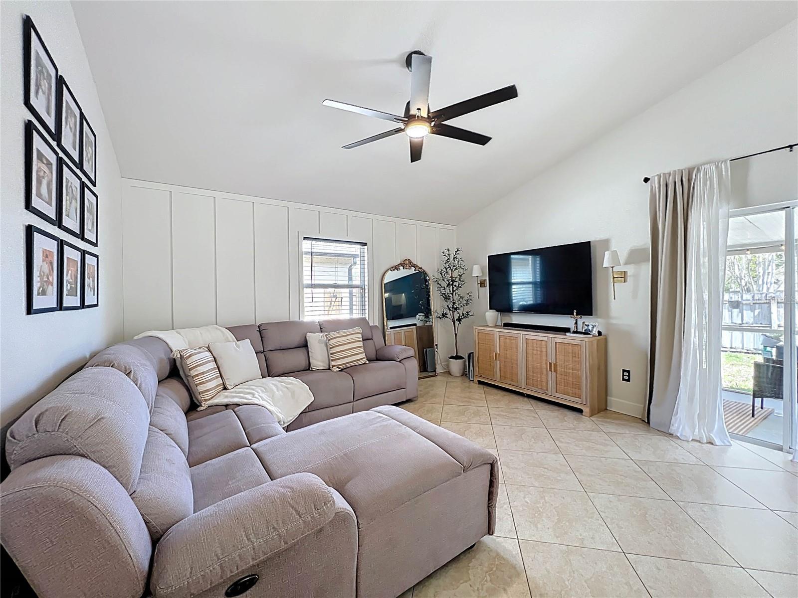 WHISPERING WINDS - Residential