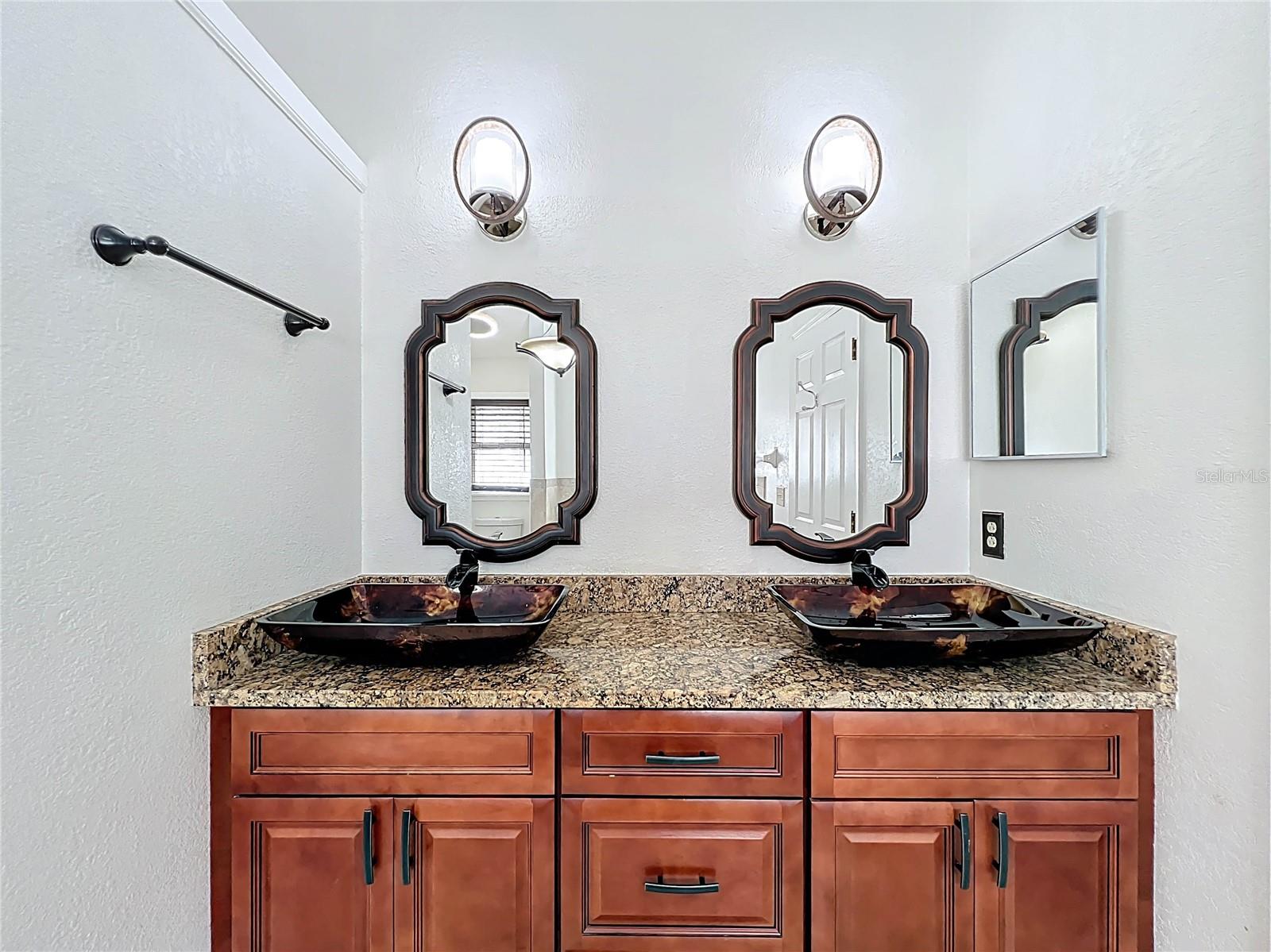 WHISPERING WINDS - Residential