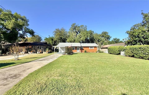 Tiny photo for 1031 Park Avenue, Tavares, FL 32778 (MLS # G5119533)