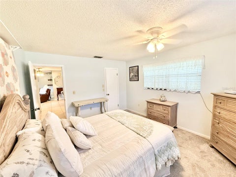 Tiny photo for 1031 Park Avenue, Tavares, FL 32778 (MLS # G5119533)