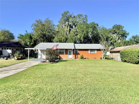 Tiny photo for 1031 Park Avenue, Tavares, FL 32778 (MLS # G5119533)