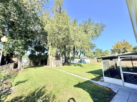Tiny photo for 1031 Park Avenue, Tavares, FL 32778 (MLS # G5119533)