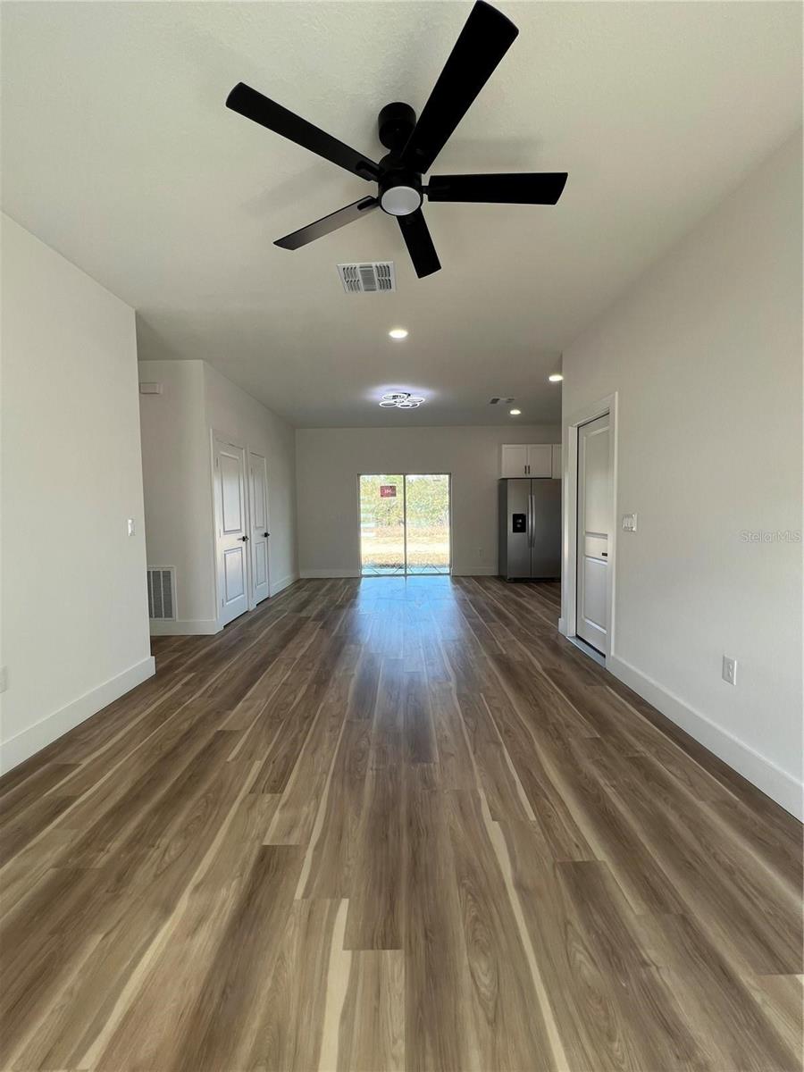 RAINBOW PARK UN 02 - Residential Lease