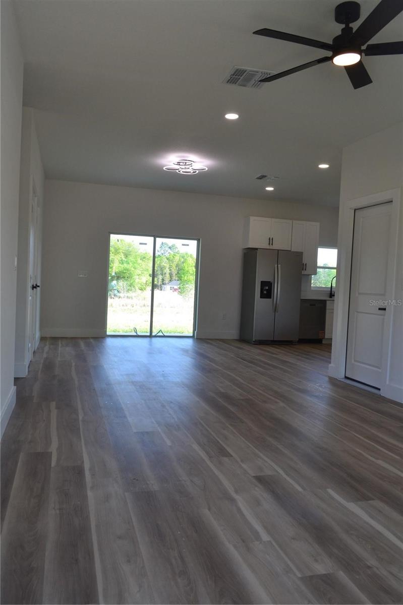 RAINBOW PARK UN 02 - Residential Lease