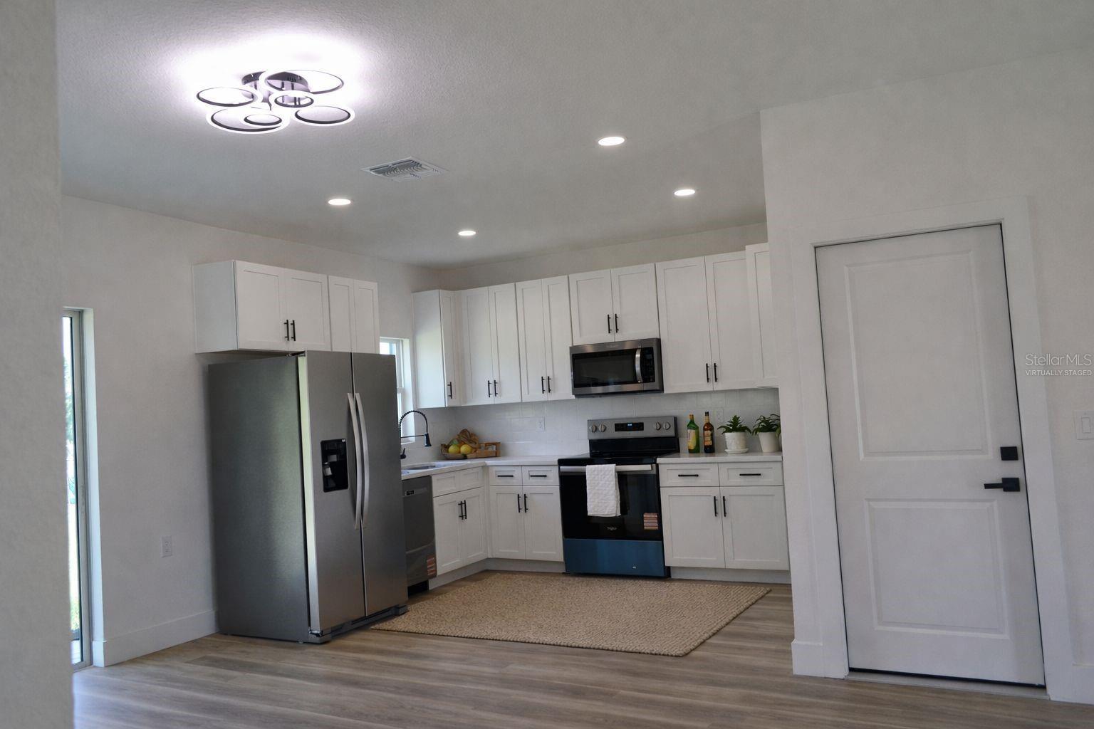 RAINBOW PARK UN 02 - Residential Lease