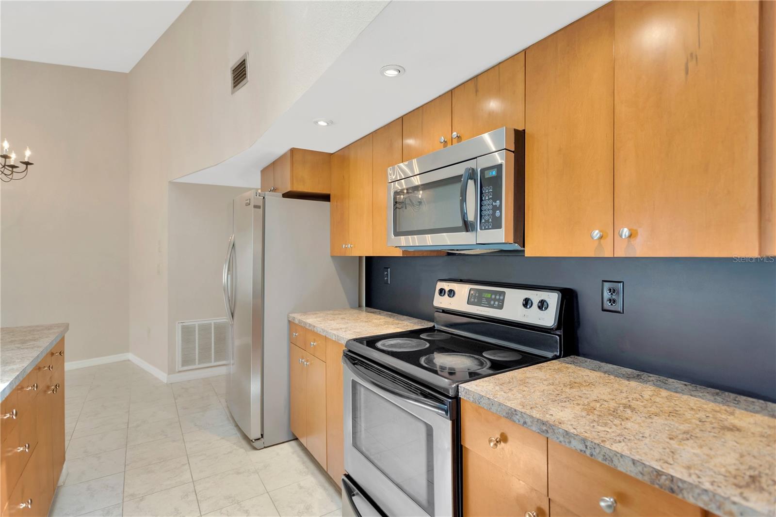 BRIDGEPORT ESTATES - Residential Lease