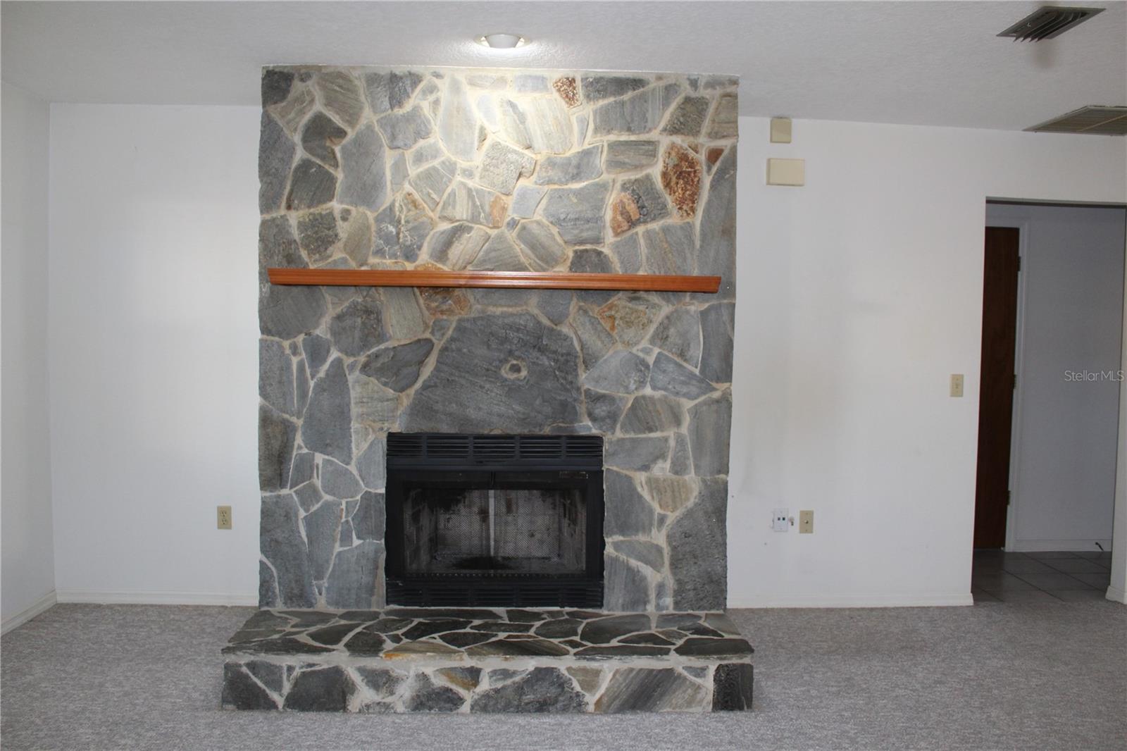 VILLAGE GREEN PH 02 - Residential