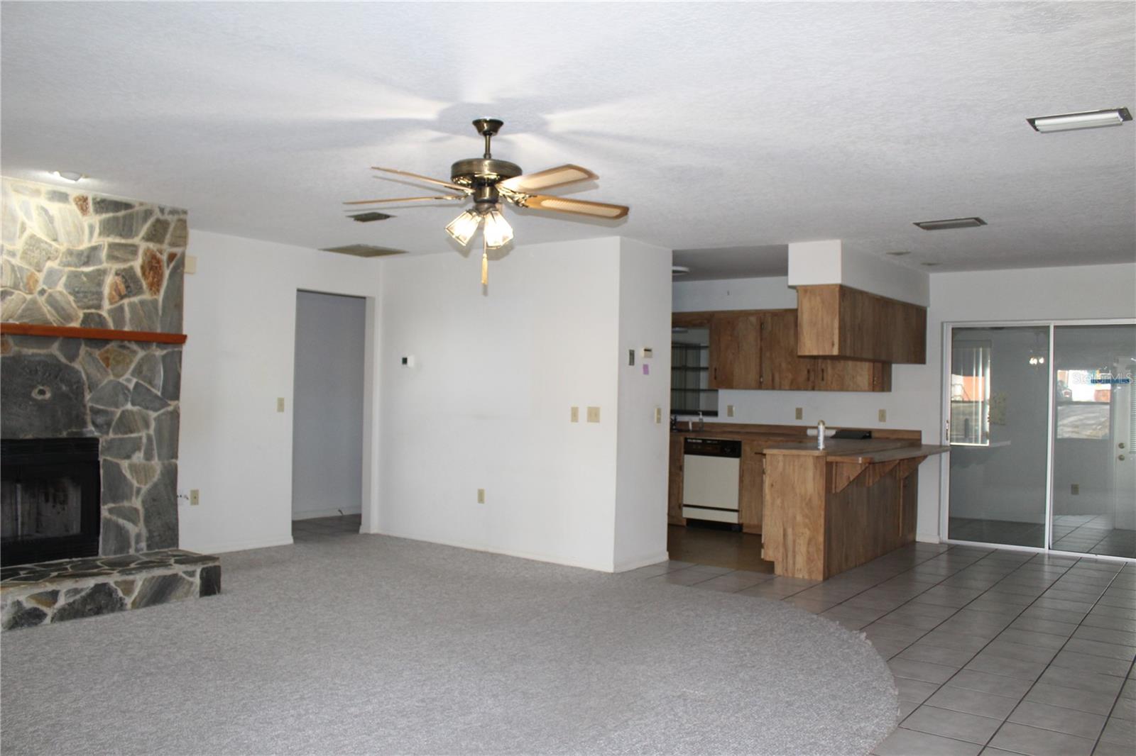 VILLAGE GREEN PH 02 - Residential