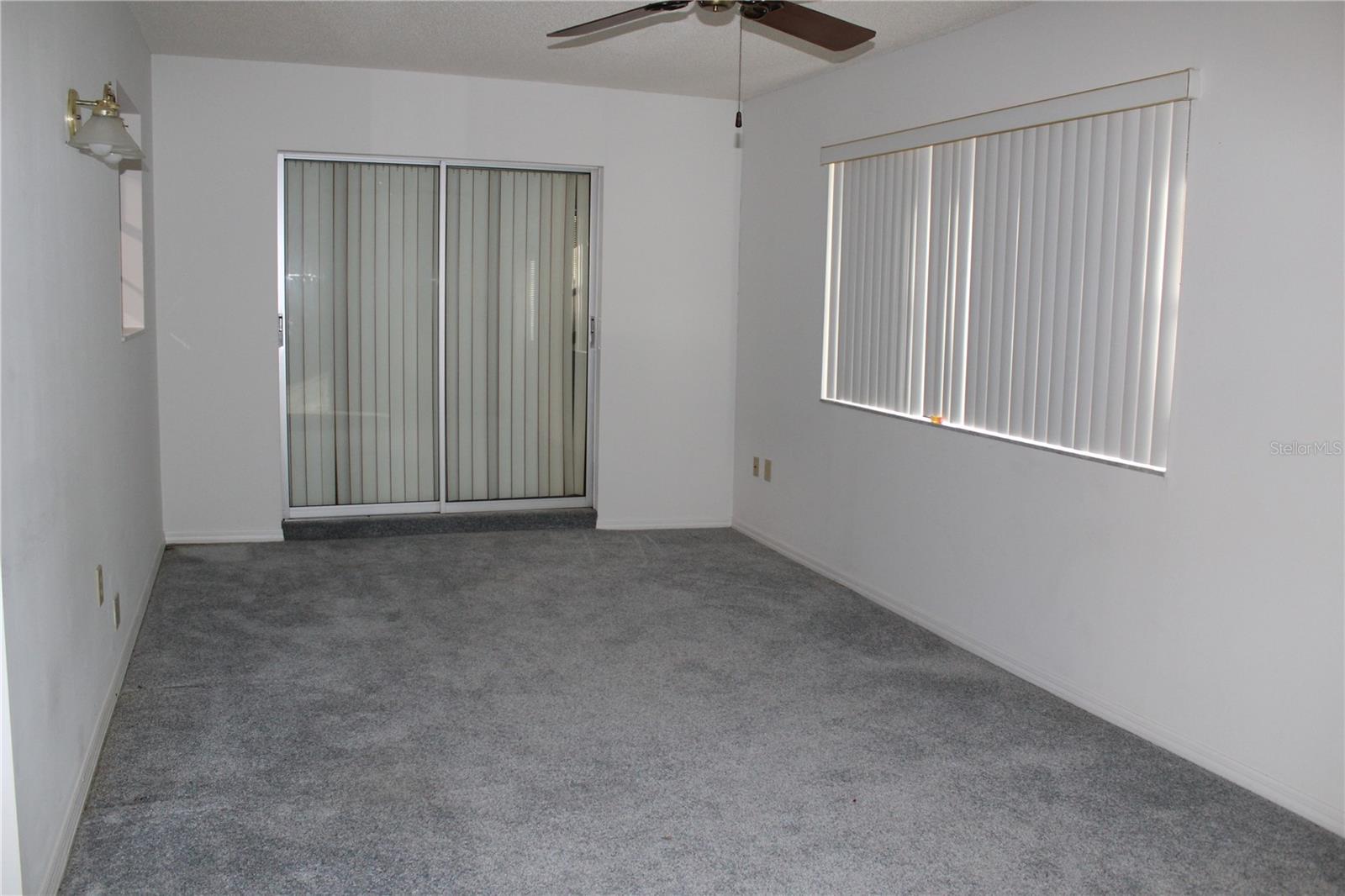 VILLAGE GREEN PH 02 - Residential