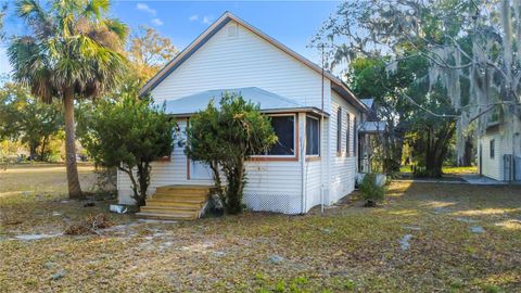 Photo of 5759 Lake Street, Mount Dora, FL 32757 (MLS # V4947391)