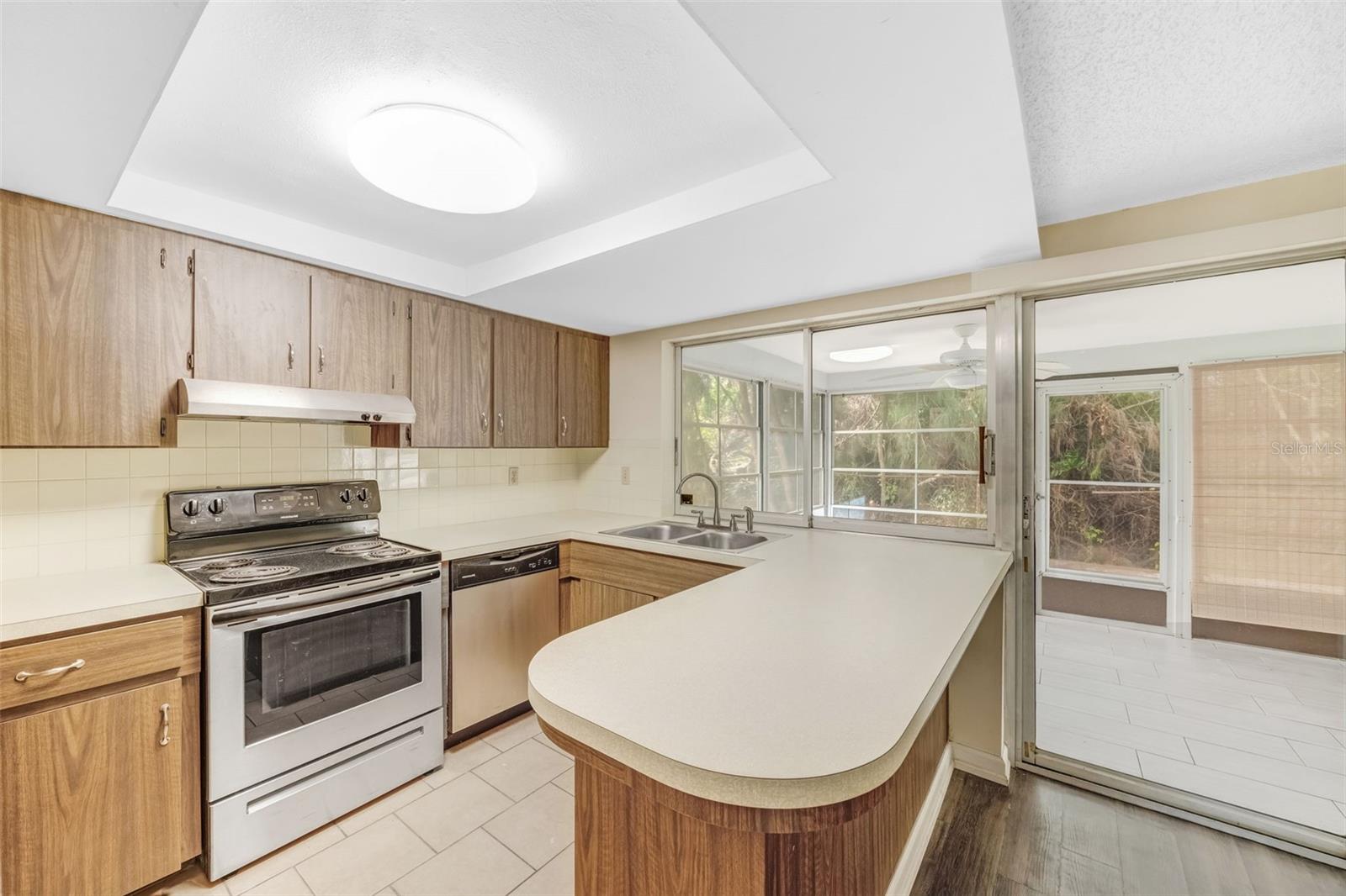 APOLLO BEACH UNIT FOUR - Residential