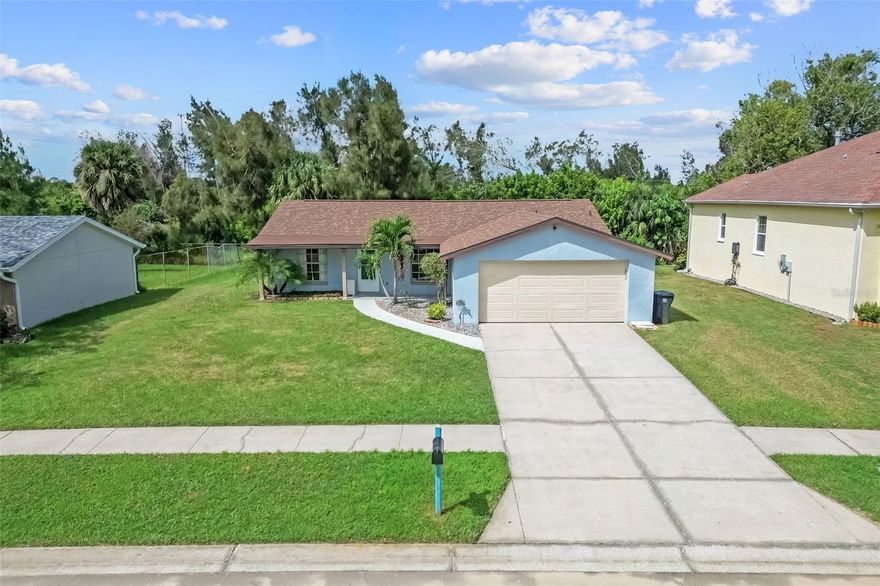 3/2 on a quiet street - quiet neighborhood in Apollo beach. High and Dry no flood damagae here. New roof 9/25