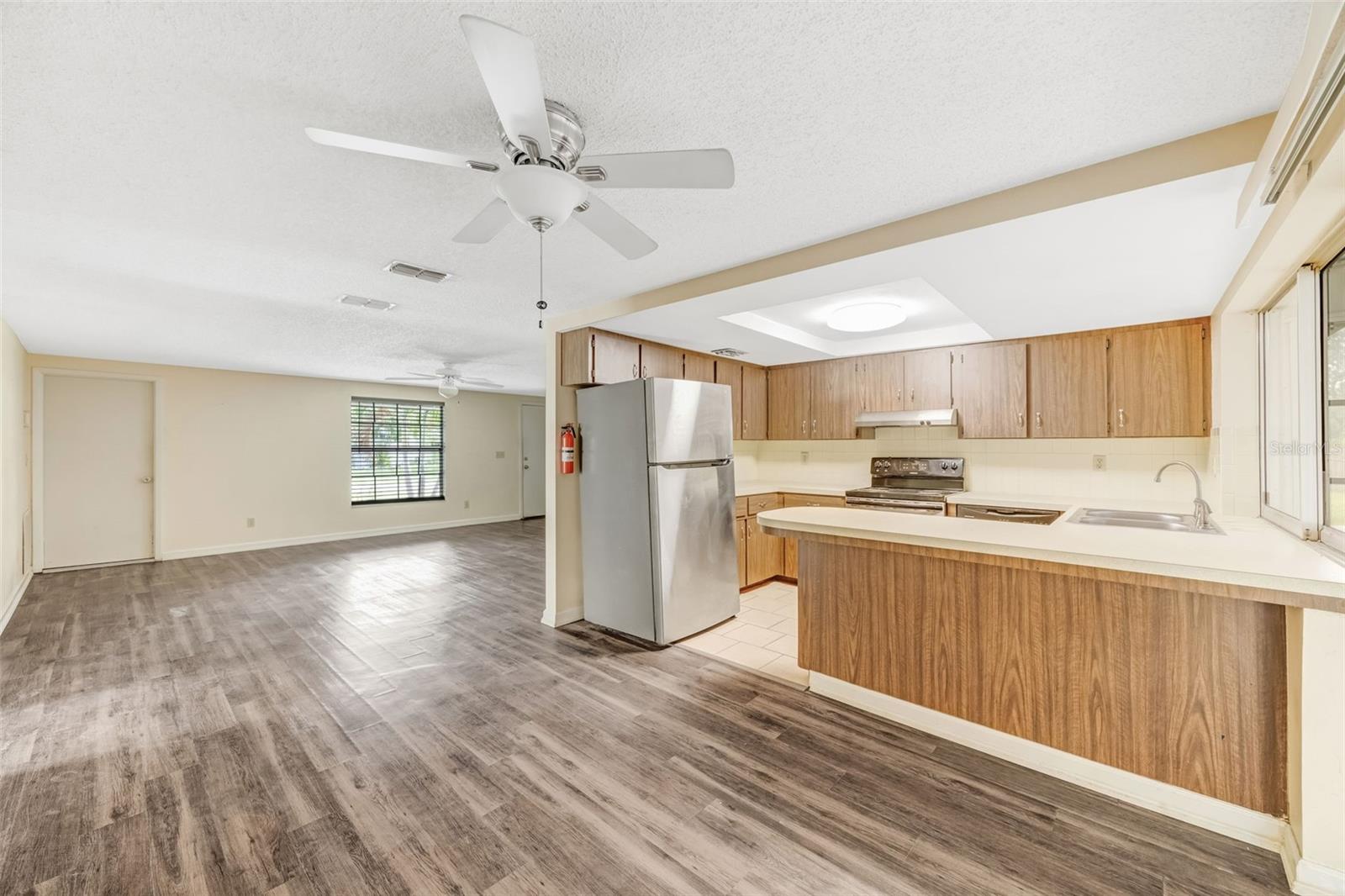 APOLLO BEACH UNIT FOUR - Residential