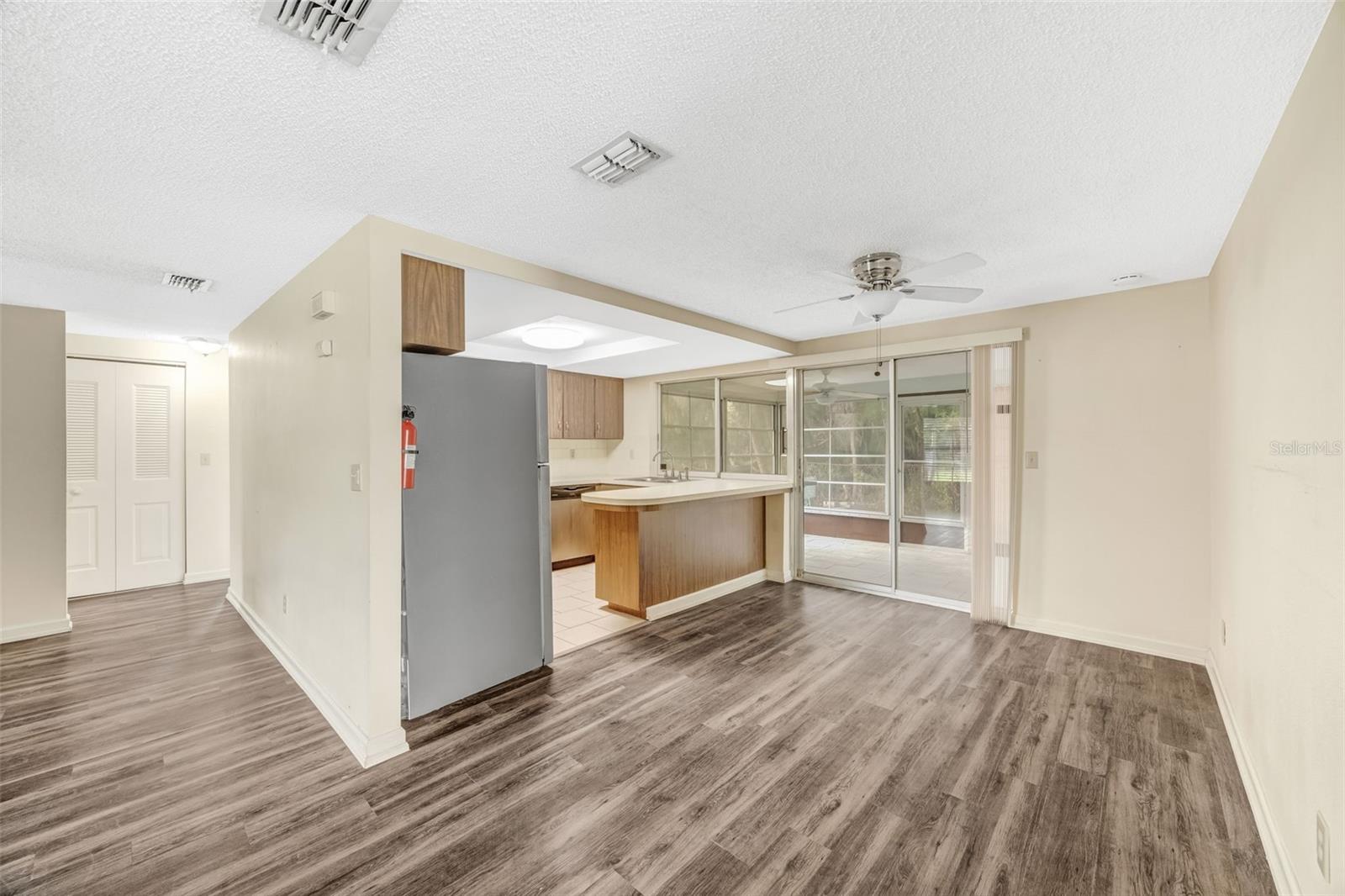 APOLLO BEACH UNIT FOUR - Residential